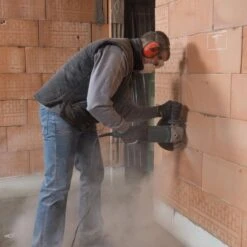 Powerplus POWP1030 Haakse Slijper - 2300W - 230mm 5 Powerplus POWP1030 Haakse Slijper - 2300W - 230mm -Gereedschap Winkel 05ec4a91b2d3f2975dea540b07b45345