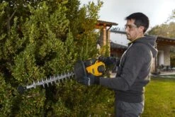 Stiga HT 525 Benzine Heggenschaar - 22,5cc - 0,65kW - 2-takt - 46cm - 35mm -Gereedschap Winkel 1948bd02746a14e132b1285d57b78f6b