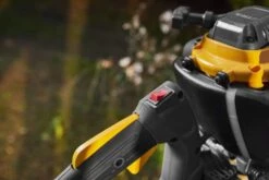 Stiga HT 525 Benzine Heggenschaar - 22,5cc - 0,65kW - 2-takt - 46cm - 35mm -Gereedschap Winkel 28a9b55f1b21bd305a466c56d89f7343