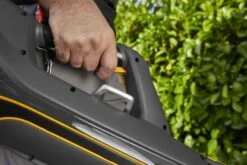 Stiga BL 980 R Benzine Bladblazer - 75,6cc - 2-takt - 100m/s - 25m³/min - 3,1kW 33 Stiga BL 980 R Benzine Bladblazer - 75,6cc - 2-takt - 100m/s - 25m³/min - 3,1kW -Gereedschap Winkel 2b5de7386ff7d0f87550d1b1d5ffacb6