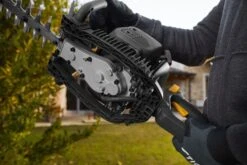 Stiga HT 525 Benzine Heggenschaar - 22,5cc - 0,65kW - 2-takt - 46cm - 35mm -Gereedschap Winkel 412ae05eb198a83a006e794460cde982