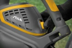 Stiga BL 130c V Elektrische Bladblazer Met Zuigfunctie - 2,6kW - 92m/s - 7m³/min -Gereedschap Winkel 520106d4e89590bcc8e0fe5c3111d214