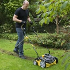 Powerplus POWXG7516 Verticuteerder / Verluchter - 1800W - 360mm 7 Powerplus POWXG7516 Verticuteerder / Verluchter - 1800W - 360mm -Gereedschap Winkel 67e1451dc41420a45d1ea852c07f7875