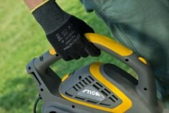 Stiga BL 130c V Elektrische Bladblazer Met Zuigfunctie - 2,6kW - 92m/s - 7m³/min -Gereedschap Winkel 740e5a869d911faf4a73e5e9f107ff0c