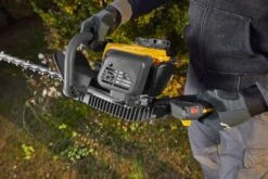 Stiga HT 525 Benzine Heggenschaar - 22,5cc - 0,65kW - 2-takt - 46cm - 35mm -Gereedschap Winkel 783d4c71ff2499b1ba5f26b915811cf1