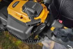 Stiga HT 525 Benzine Heggenschaar - 22,5cc - 0,65kW - 2-takt - 46cm - 35mm -Gereedschap Winkel 7d915eccd60da4c3b3ab25426e526747