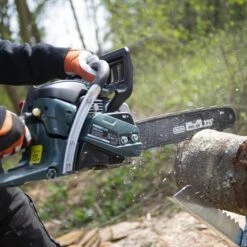 Powerplus POWPG20130 Kettingzaag - 45.4cc - 450mm -Gereedschap Winkel 92718a3d27243acc6a8eb8eec131c163