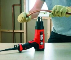 Black & Decker Black+Decker KX2200K Heteluchtpistool Incl. Accessoires In Koffer - 2000W 8 Black & Decker Black+Decker KX2200K Heteluchtpistool Incl. Accessoires In Koffer - 2000W -Gereedschap Winkel 9710b60159278b0605494a07a75609ea