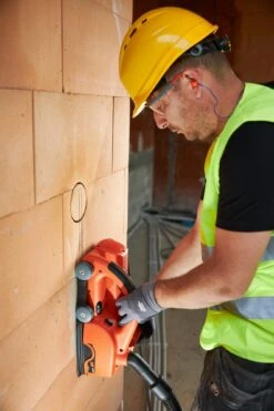 Spit D90 Sleuvenzaagmachine Incl. 2 Diamantschijven - 2500W - 150mm 13 Spit D90 Sleuvenzaagmachine Incl. 2 Diamantschijven - 2500W - 150mm -Gereedschap Winkel 9723a9ad9a072a5b3c9bda9dfb1129c9