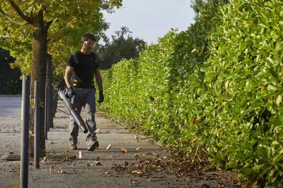 Stiga BL 980 R Benzine Bladblazer - 75,6cc - 2-takt - 100m/s - 25m³/min - 3,1kW 7 Stiga BL 980 R Benzine Bladblazer - 75,6cc - 2-takt - 100m/s - 25m³/min - 3,1kW - Afbeelding 7