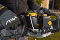 Stiga HT 525 Benzine Heggenschaar - 22,5cc - 0,65kW - 2-takt - 46cm - 35mm -Gereedschap Winkel b0e2fbd680081b9dc648d5400724f84a