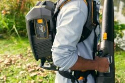 Stiga BL 980 R Benzine Bladblazer - 75,6cc - 2-takt - 100m/s - 25m³/min - 3,1kW 37 Stiga BL 980 R Benzine Bladblazer - 75,6cc - 2-takt - 100m/s - 25m³/min - 3,1kW -Gereedschap Winkel ce5cb871149f4d86aeb979a0e94d8dbe