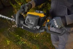 Stiga HT 525 Benzine Heggenschaar - 22,5cc - 0,65kW - 2-takt - 46cm - 35mm -Gereedschap Winkel e7d2c52578d81d9ddad48eda006c6121