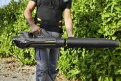 Stiga BL 980 R Benzine Bladblazer - 75,6cc - 2-takt - 100m/s - 25m³/min - 3,1kW 35 Stiga BL 980 R Benzine Bladblazer - 75,6cc - 2-takt - 100m/s - 25m³/min - 3,1kW -Gereedschap Winkel e81f04dc2f6f8abe1e2aa9293de49a3c