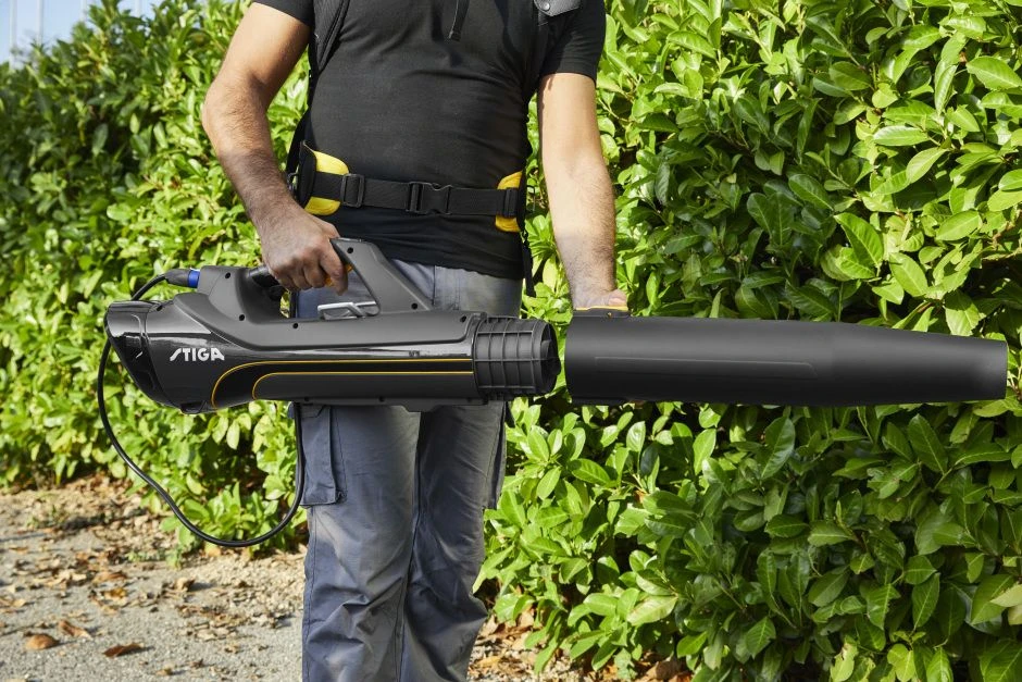 Stiga BL 980 R Benzine Bladblazer - 75,6cc - 2-takt - 100m/s - 25m³/min - 3,1kW 17 Stiga BL 980 R Benzine Bladblazer - 75,6cc - 2-takt - 100m/s - 25m³/min - 3,1kW - Afbeelding 17