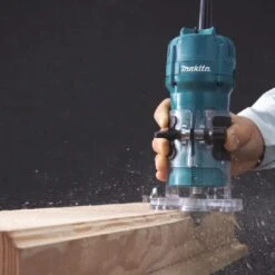 Makita 3709 Kantenfrees - 530W - 6mm -Gereedschap Winkel fe1d8dcff9ab5a07e7e25a006bb7abc2